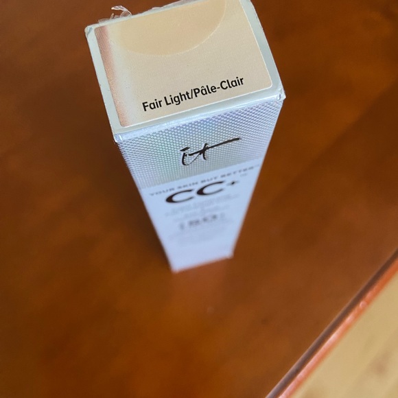 It Cosmetics CC Cream Fair Light - Picture 2 of 2